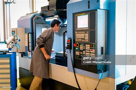 cnc machine technology student|universal technical institute cnc training.